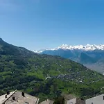 In With Valley Views *