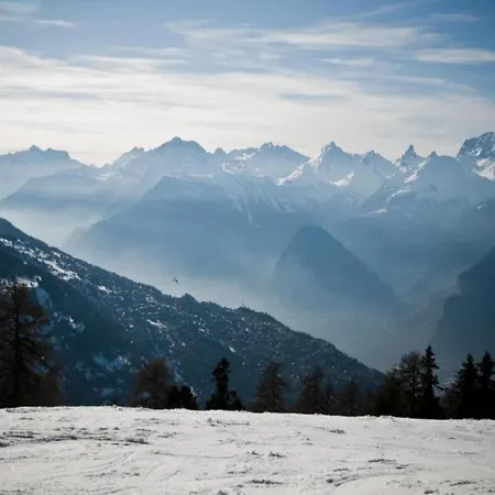 In With Valley Views 公寓